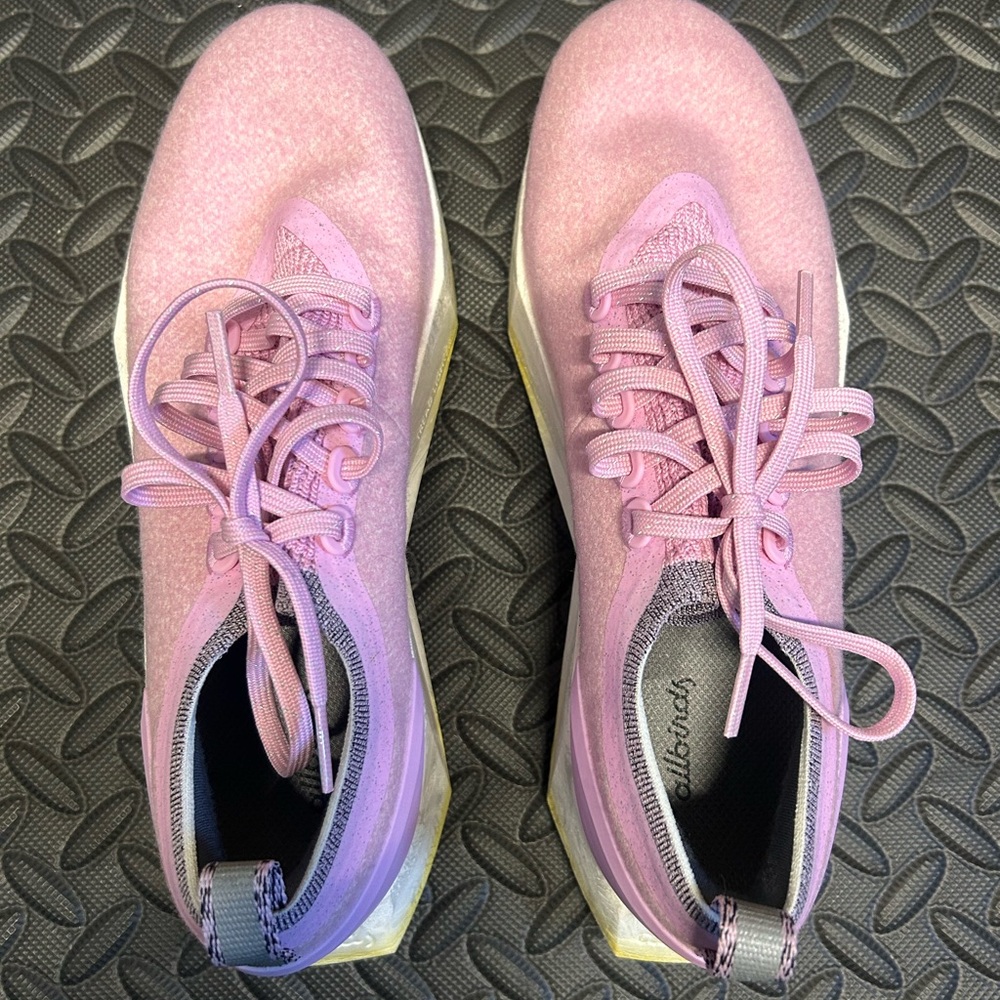 Allbirds Women's Pink Athletic Running Sneakers wool mizzles. Never worn.